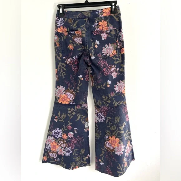 šLAST ONE! FREE PEOPLE Youthquake Printed Crop Flare Jeans Navy Combo - Picture 12 of 14